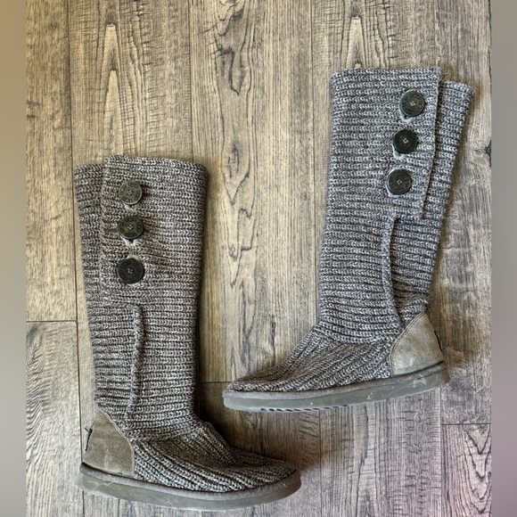 UGG Grey Classic Cardy Knit Triple Button Boots- Size 7 - Picture 2 of 6